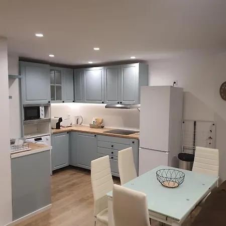 Center Marina View Brown