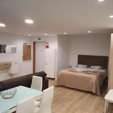 Center Marina View Brown Apartment